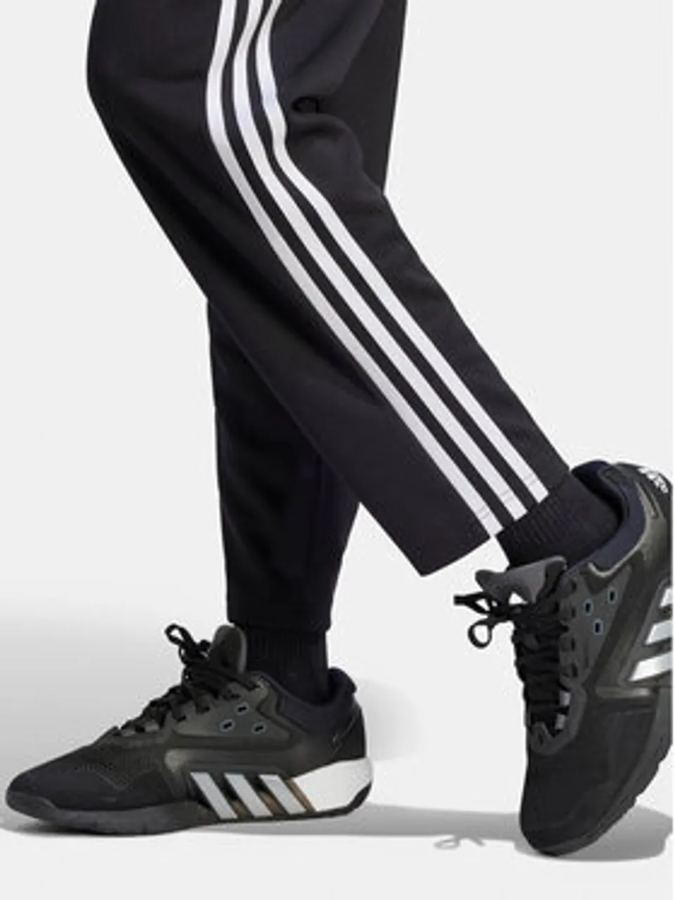 adidas Jogginghose Train Essentials HZ5646 Schwarz Loose Fit
