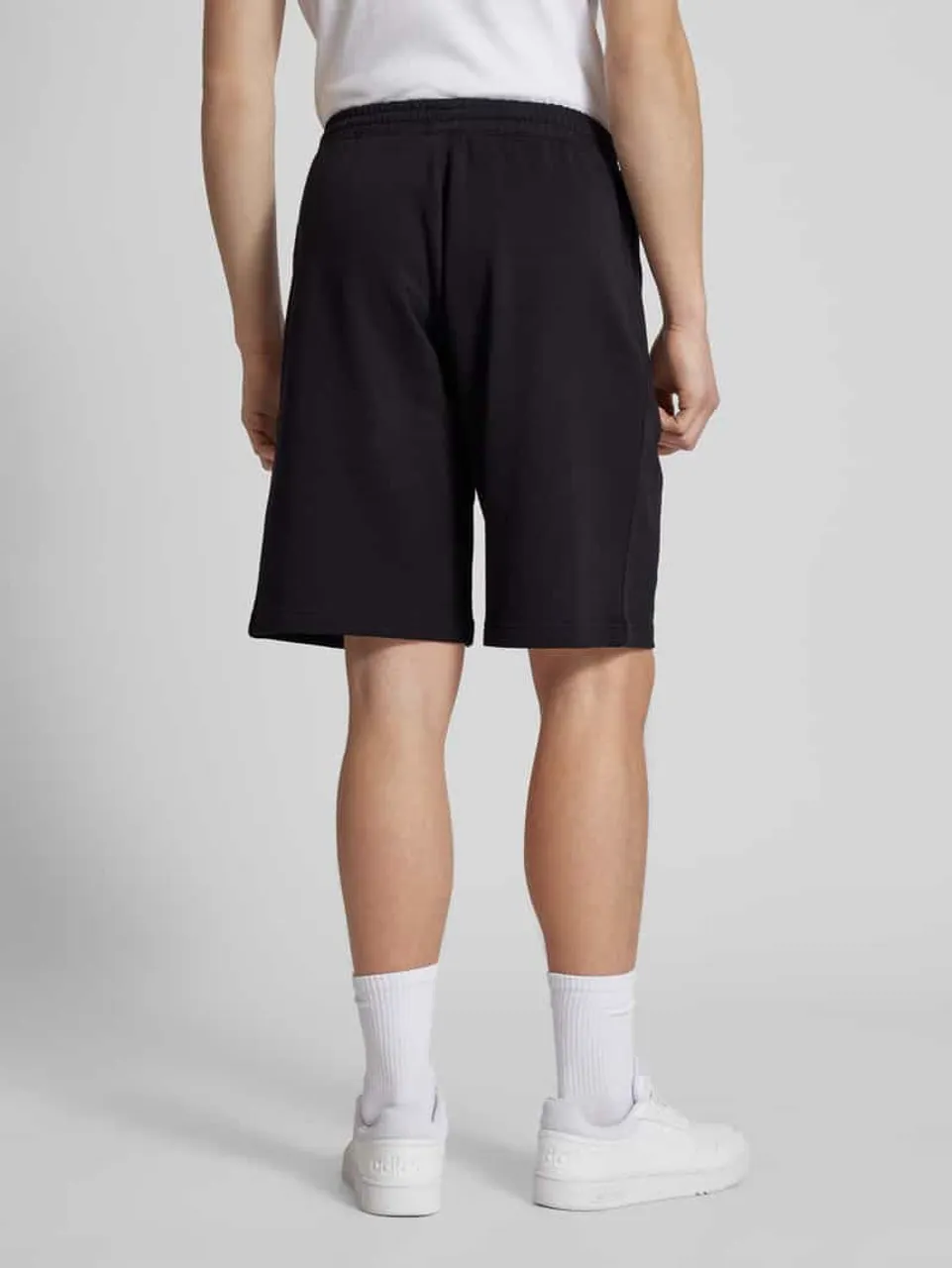 adidas Originals Regular Fit Sweatshorts mit Label-Stitching Modell 'ESSENTIAL' in Black