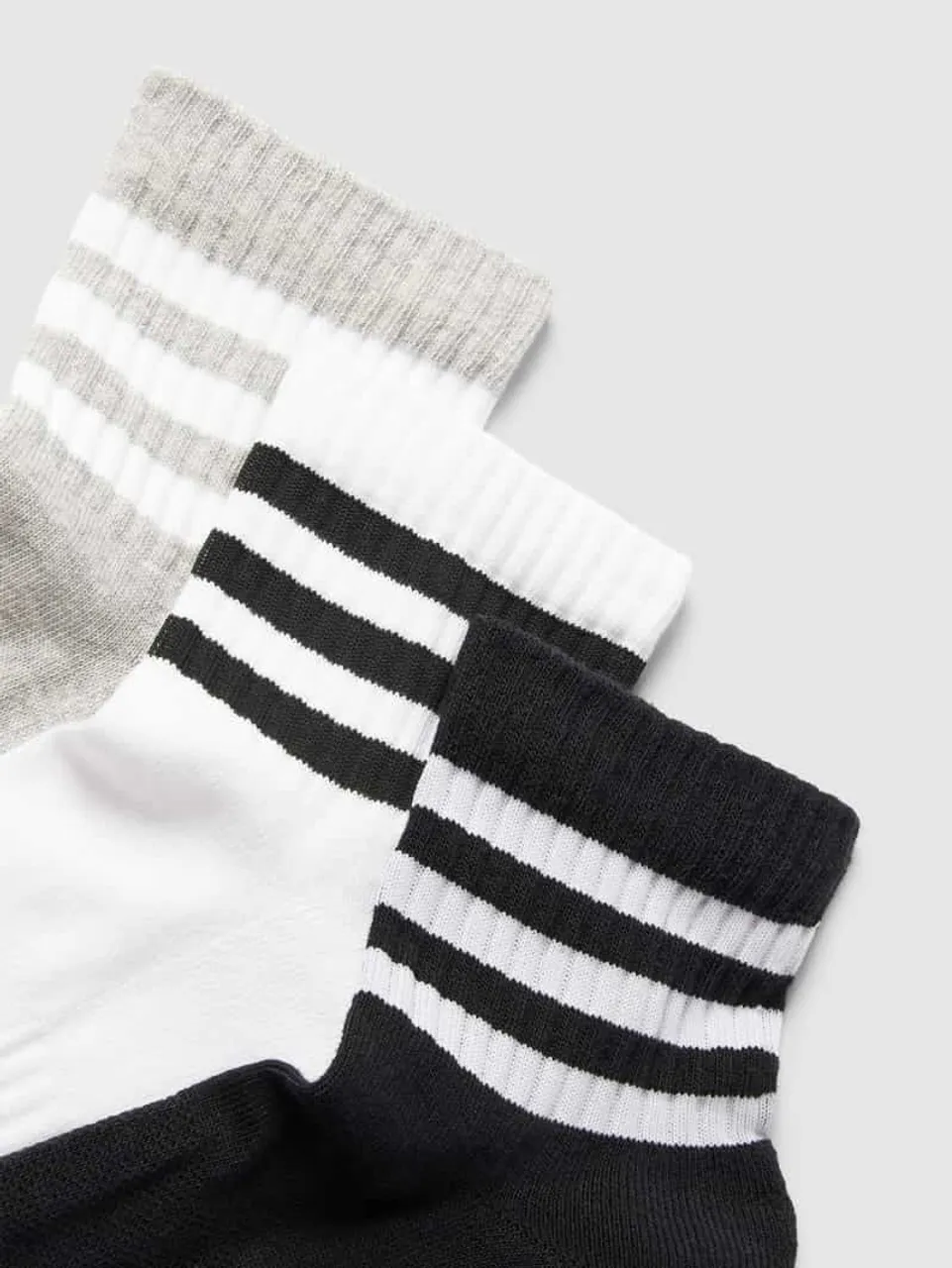 adidas Originals Socken mit Label-Details im 3er-Pack in Mittelgrau Melange