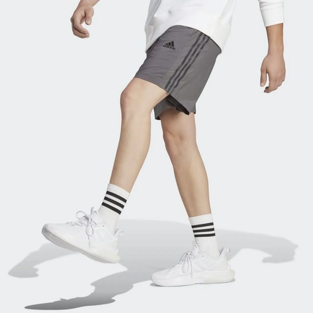 adidas Sportswear Shorts AEROREADY ESSENTIALS CHELSEA 3-STREIFEN SHORTS
