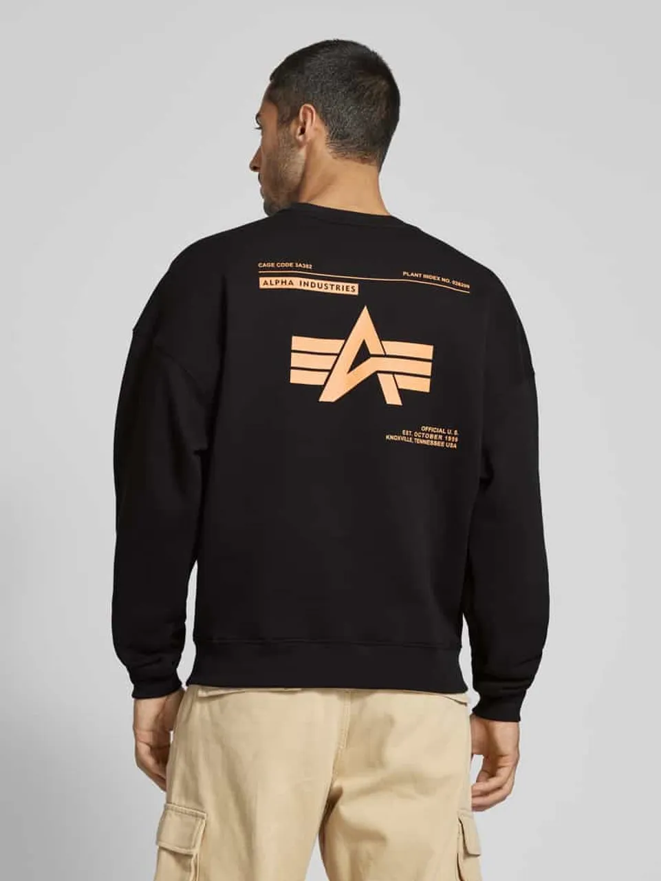 Alpha Industries Sweatshirt mit überschnittenen Schultern in Black