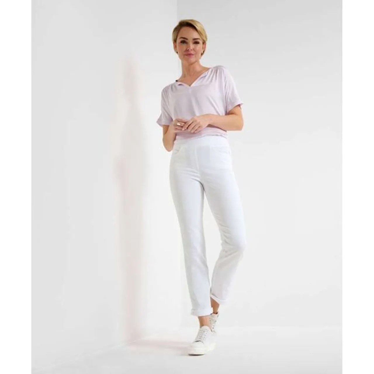 Bequeme Jeans RAPHAELA BY BRAX "Style PAMINA FUN" Gr. 38K (19), Kurzgrößen, weiß Damen Jeans