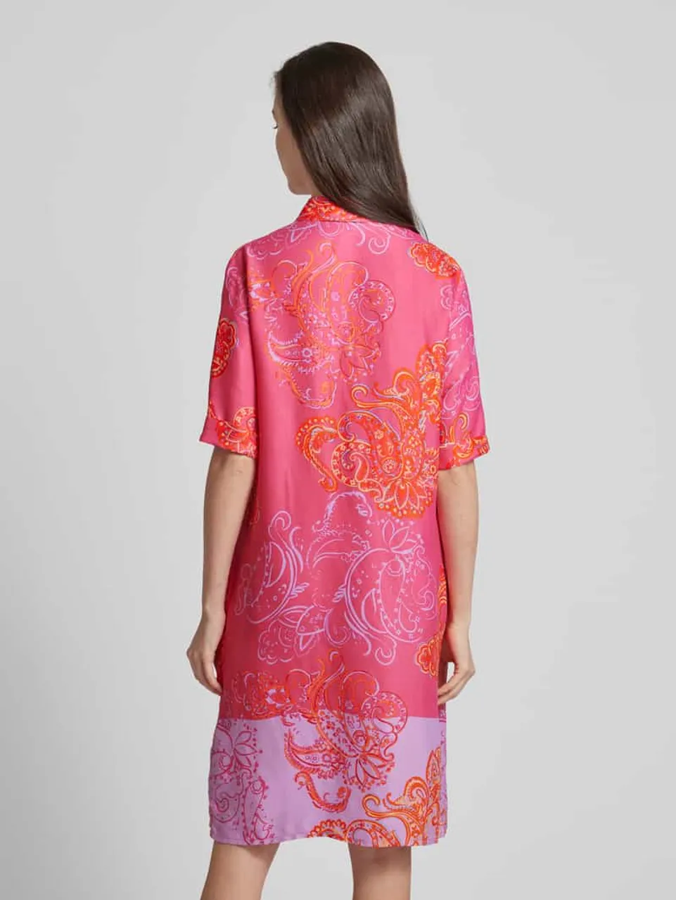 Betty Barclay Knielanges Hemdblusenkleid aus Viskose mit Paisley-Muster in Pink
