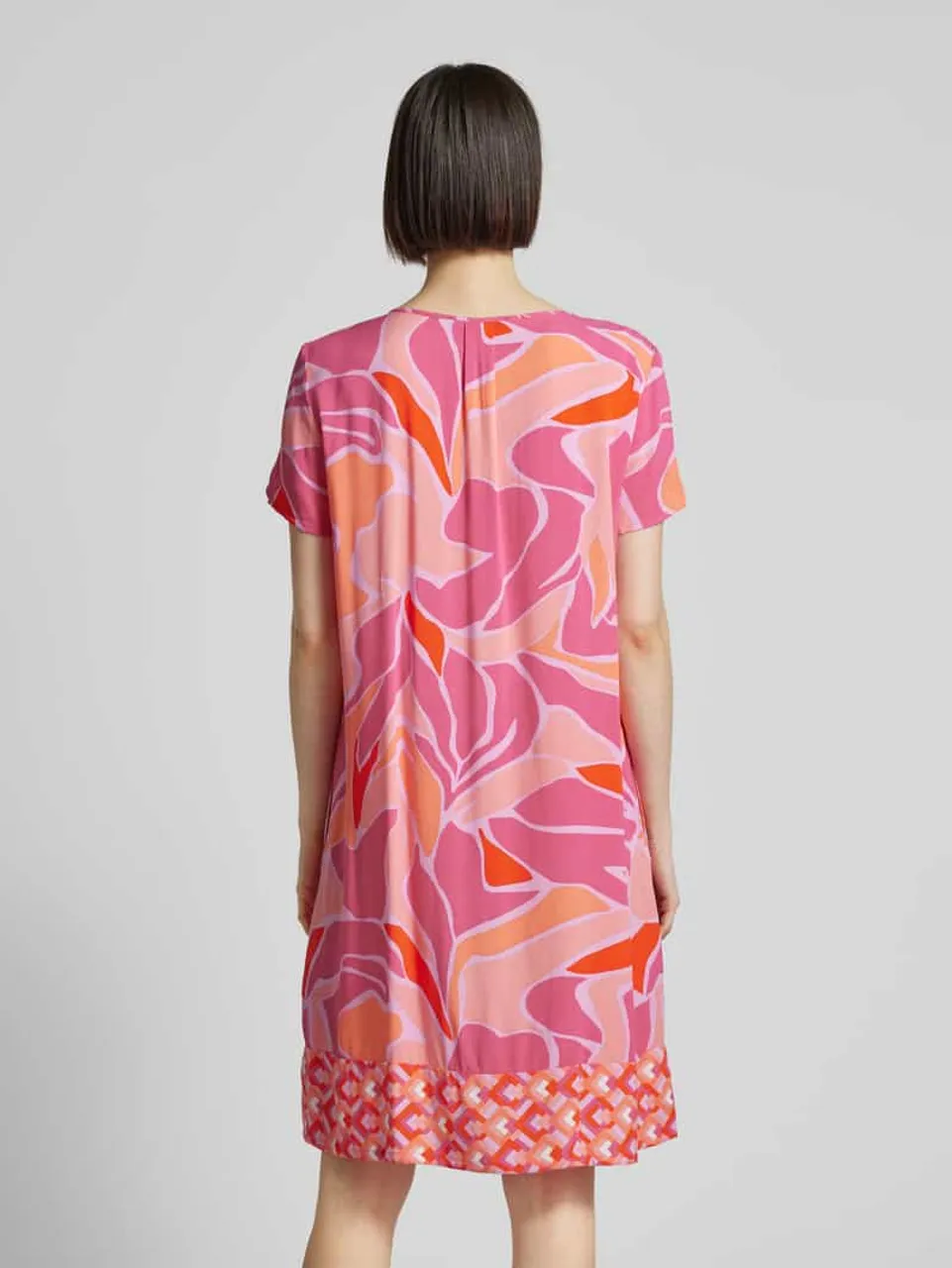 Betty Barclay Knielanges Kleid mit V-Ausschnitt in Pink