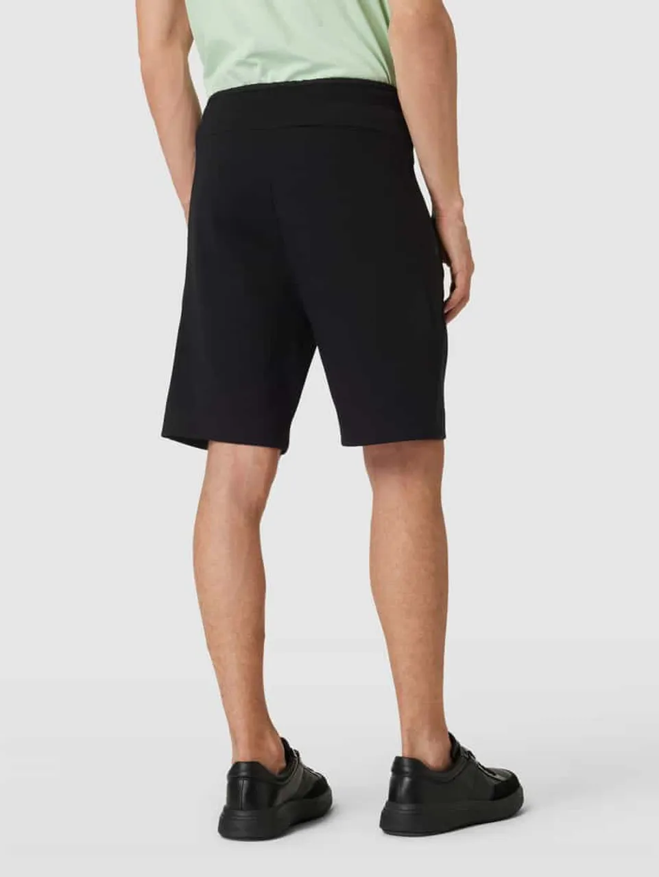 BOSS Green Shorts mit Label-Applikation Modell 'Headlo' in Black