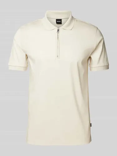 BOSS Slim Fit Poloshirt mit Label-Detail Modell 'Polston' in Offwhite