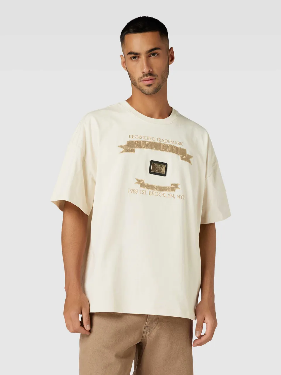 Boxy Fit T-Shirt mit Label-Stitching
