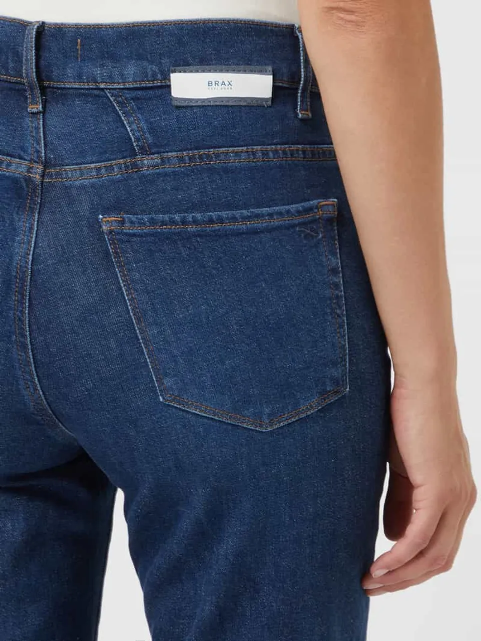 Brax Bootcut Jeans mit Stretch-Anteil Modell 'Maine' in Dunkelblau