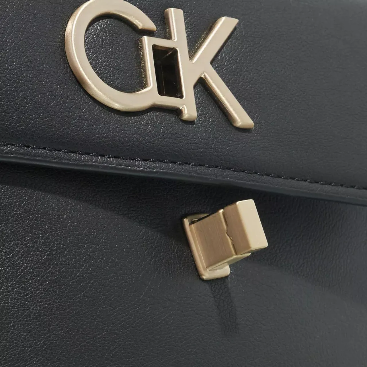 Calvin Klein Crossbody Bags - Re-Lock Camera Bag W/Flap - Gr. unisize - in Schwarz - für Damen