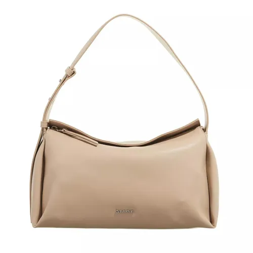 Calvin Klein Hobo Bag - Elevated Soft Shoulder Bag Sm - Gr. unisize - in Beige - für Damen