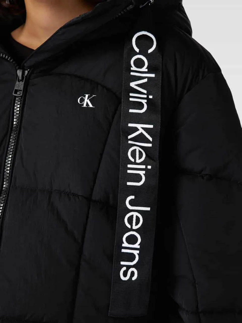 Calvin Klein Jeans Steppjacke mit Label-Details in Black