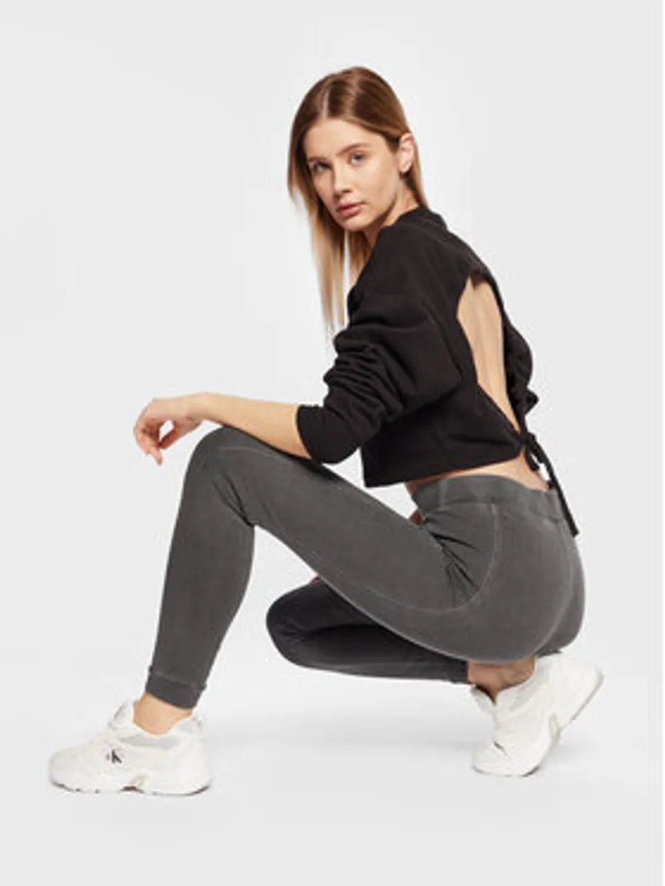 Calvin Klein Jeans Sweatshirt J20J220705 Schwarz Cropped Fit