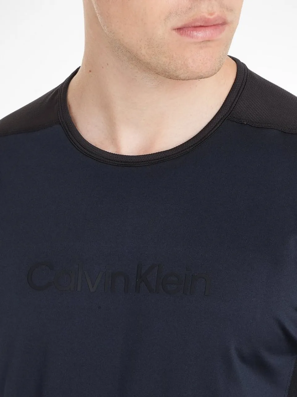 Calvin Klein Sport Kurzarmshirt mit Rundhalsausschnitt