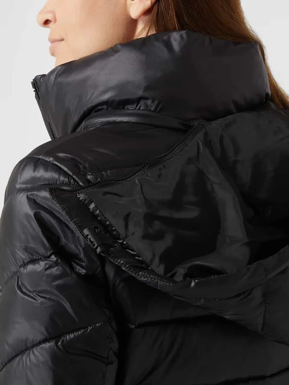 Calvin Klein Womenswear Steppjacke mit Gürtel in Black