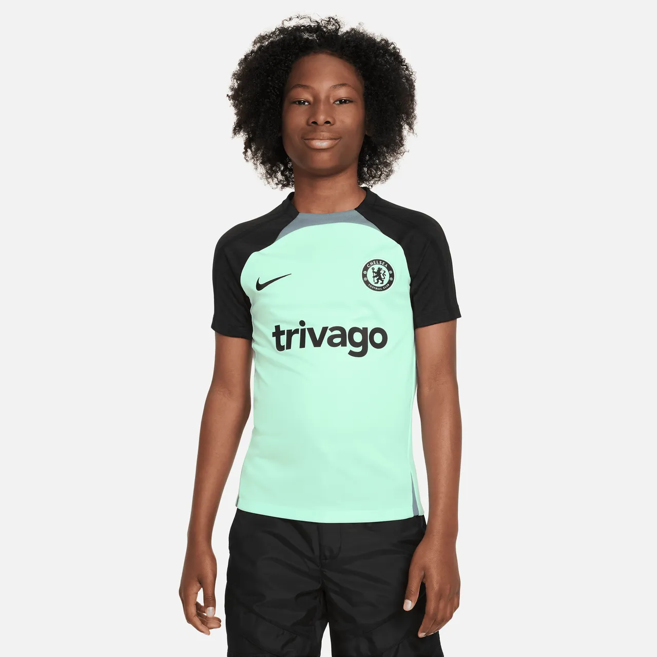 Chelsea FC Strike Third Nike Dri-FIT Fußball-Kurzarm-Oberteil aus Strickmaterial für ältere Kinder - Grün