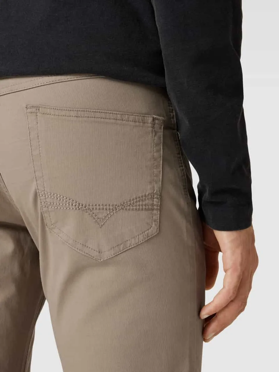 Christian Berg Men Jeans mit 5-Pocket-Design in Hellbraun