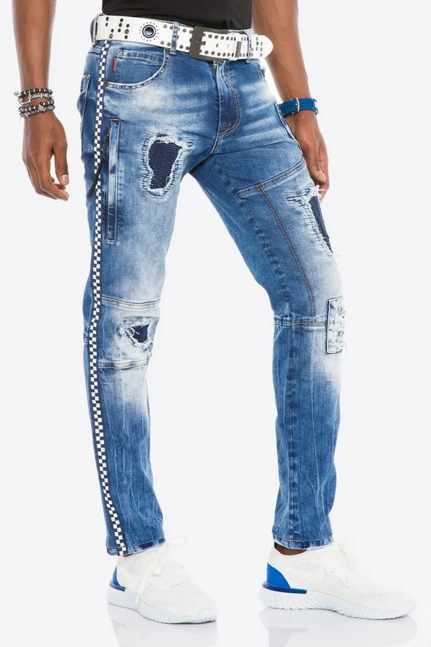 Cipo & Baxx Bequeme Jeans mit angesagten Ziernähten