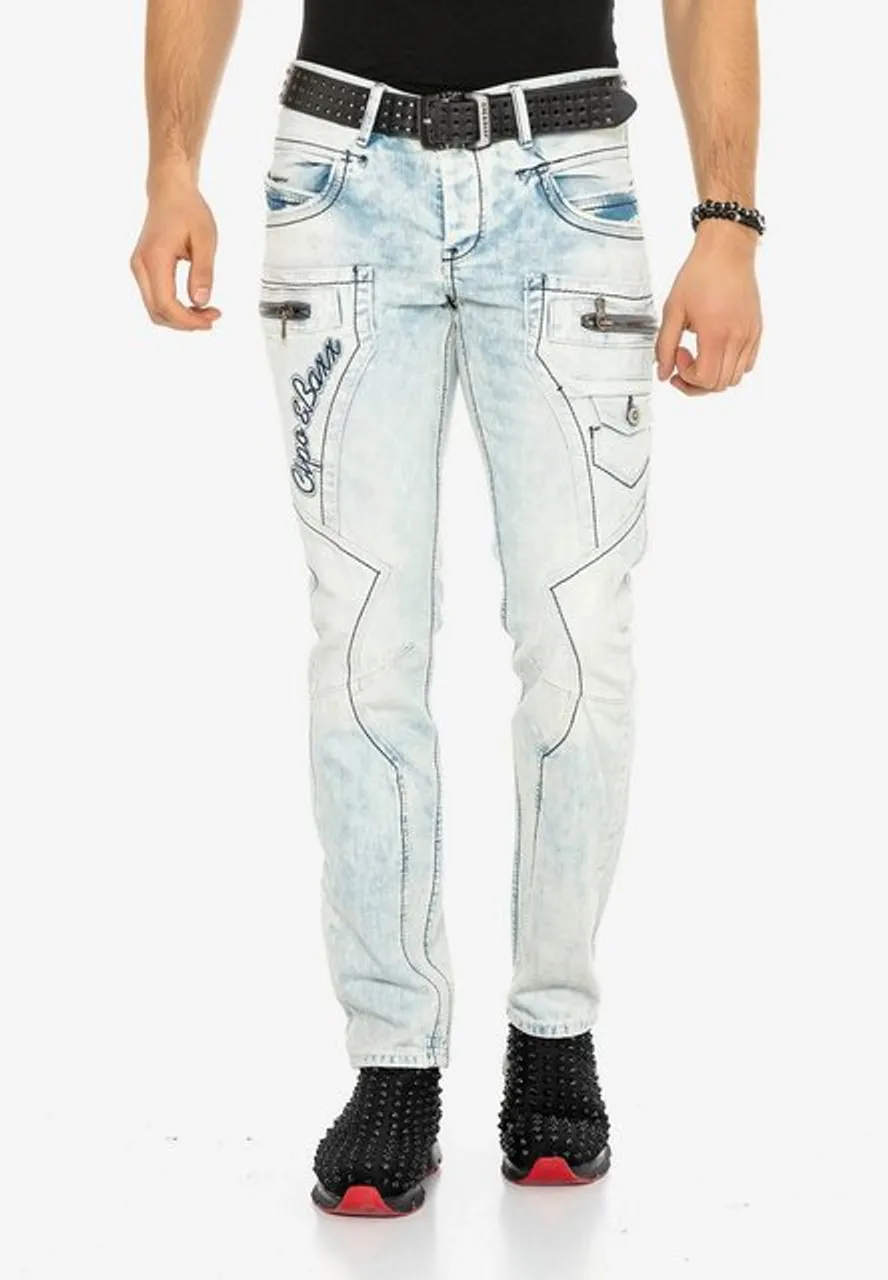 Cipo & Baxx Bequeme Jeans mit bestickten Nähten in Straight Fit