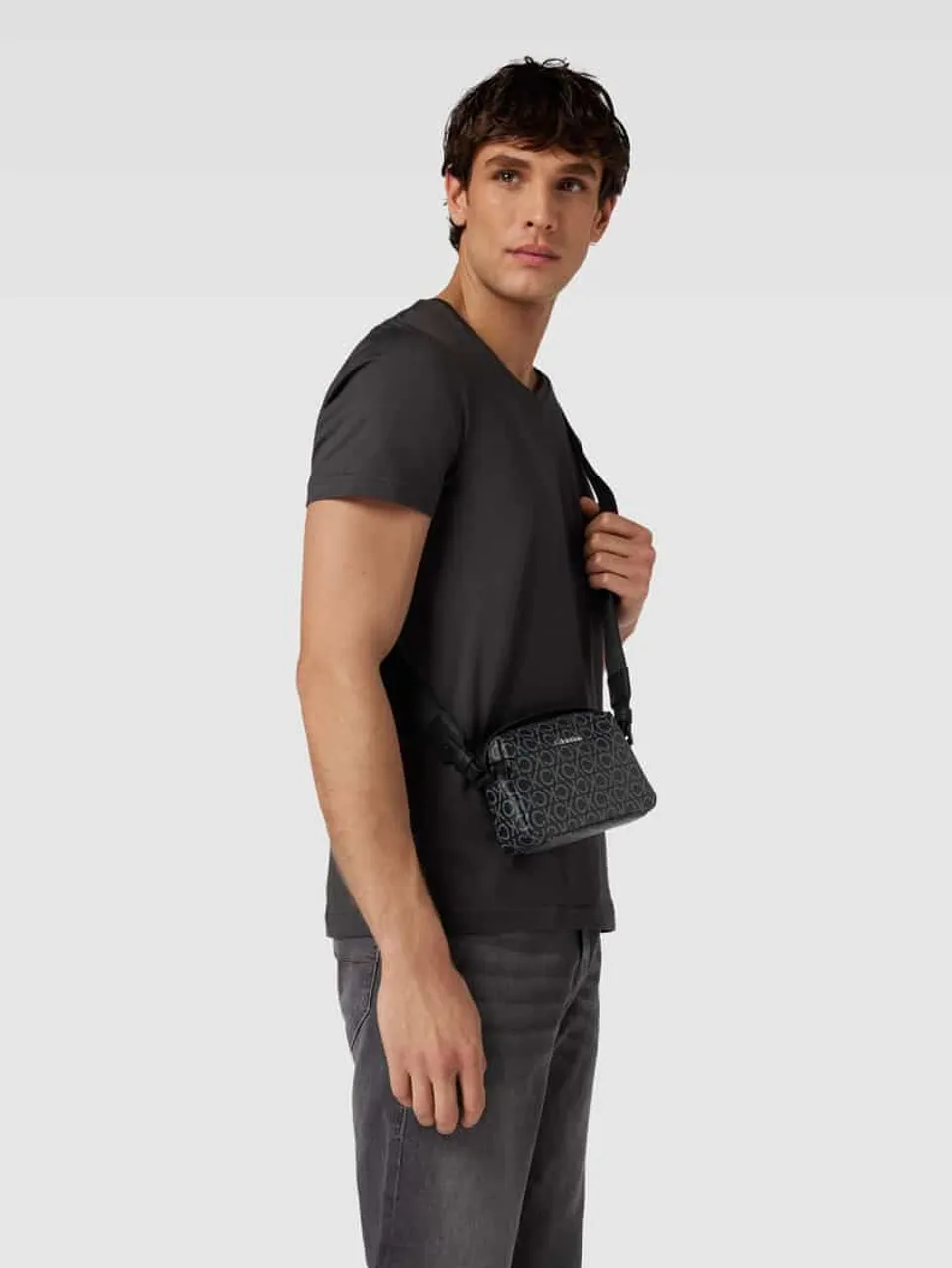 CK Calvin Klein Handtasche mit Logo-Muster und Schulterriemen in Black, Größe One Size
