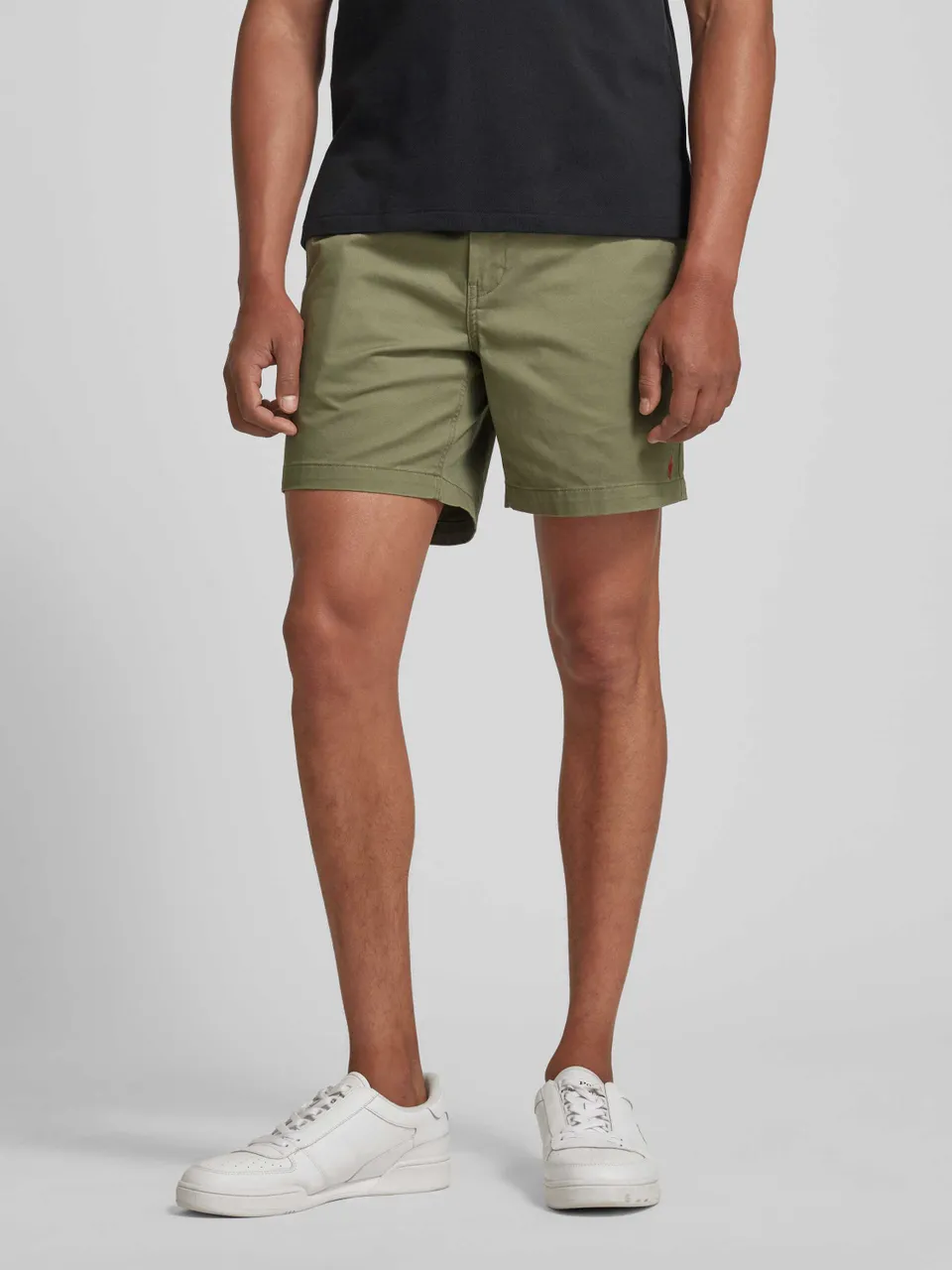 Classic Fit Shorts mit elastischem Bund