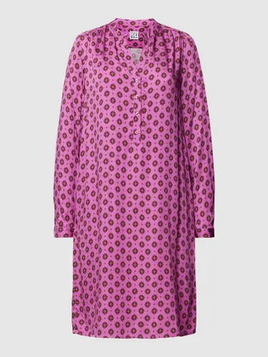 Emily Van den Bergh Blusenkleid aus Viskose mit Allover-Muster in Pink