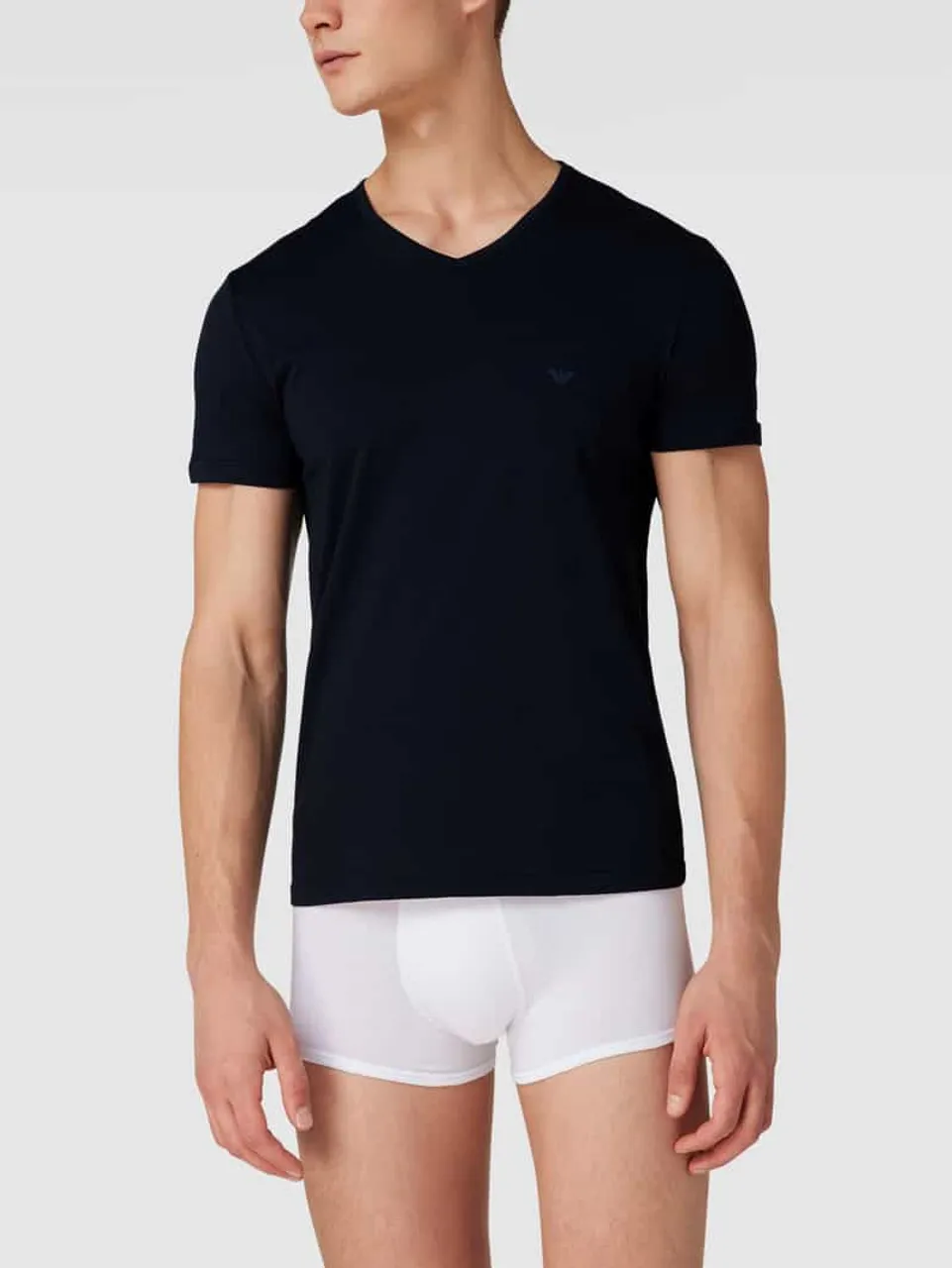 Emporio Armani T-Shirt mit V-Ausschnitt im 2er-Pack in Marine