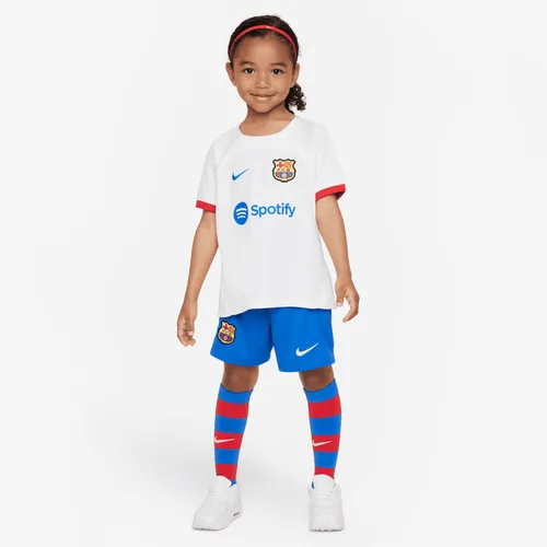 FC Barcelona 2023/24 Away dreiteiliges Nike Dri-FIT-Set für jüngere Kinder - Weiß