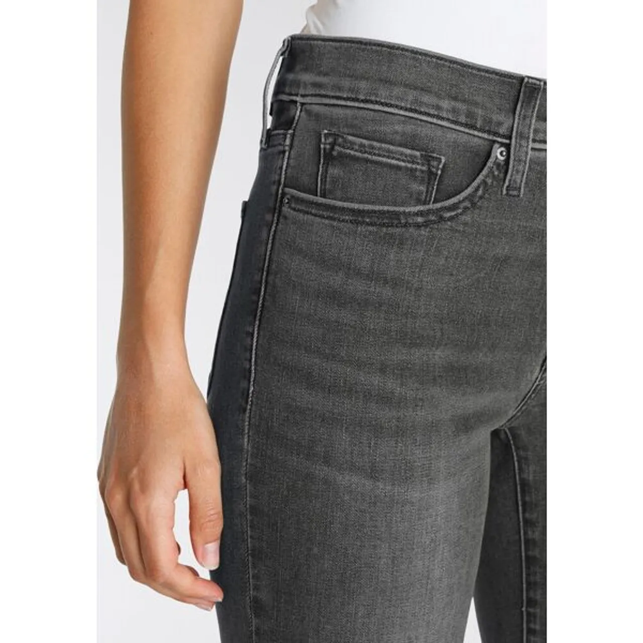 Gerade Jeans LEVI'S "314 Shaping Straight" Gr. 31, Länge 34, blau (river rock) Damen Jeans Gerade Bestseller