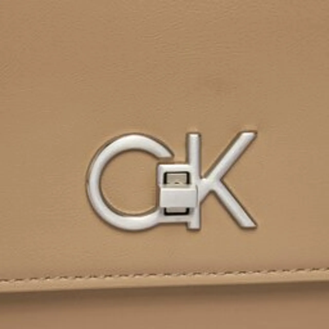 Handtasche Calvin Klein Re-Lock Ew Conv Crossbody K60K611084 Silver Mink PFA