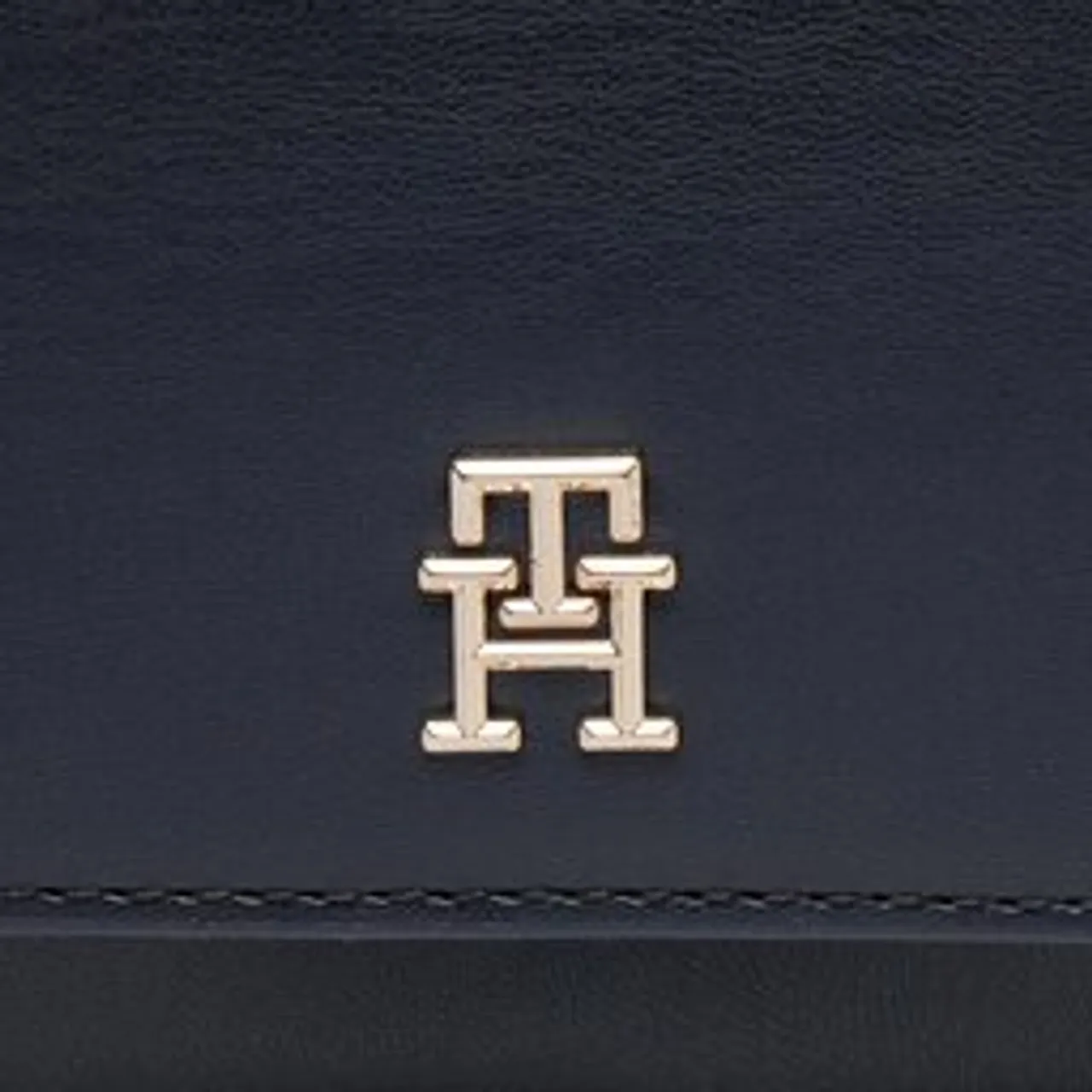 Handtasche Tommy Hilfiger Th Refined Med Crossover AW0AW15725 Space Blue DW6
