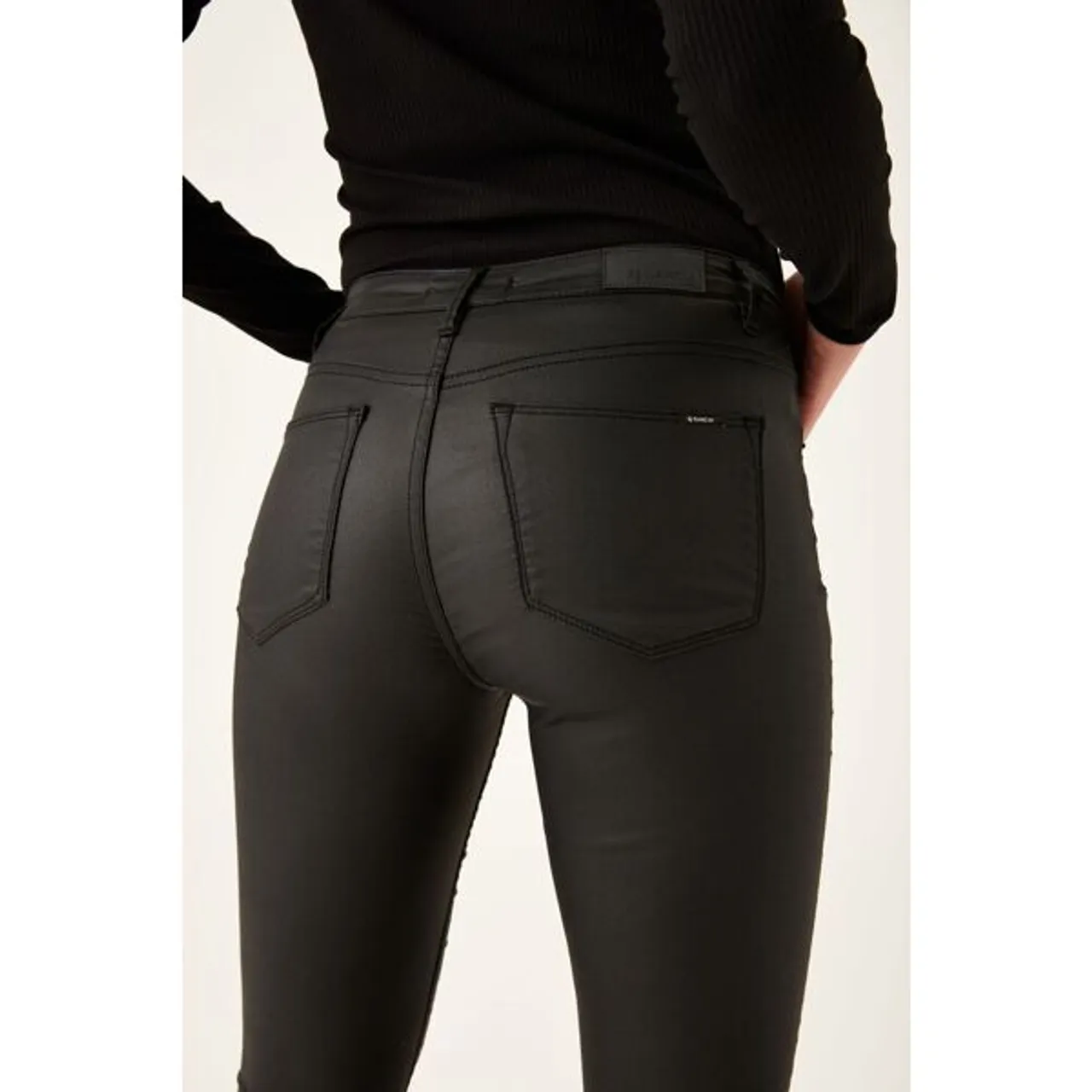 High-waist-Jeans GARCIA "Celia superslim" Gr. 30, Länge 28, schwarz (black) Damen Jeans Röhrenjeans