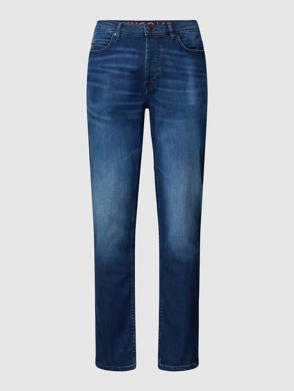 HUGO Jeans mit Label-Patch in Jeansblau