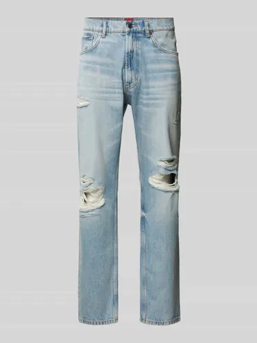 HUGO Straight Fit Jeans mit Label-Patch in Hellblau