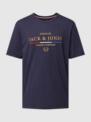Jack & Jones Premium T-Shirt mit Label-Motiv-Stitching Modell 'BLUTRAVIS' in Marine
