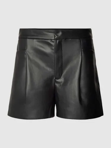 Jake*s Casual Shorts in Leder-Optik mit Gesäßtaschen in Black