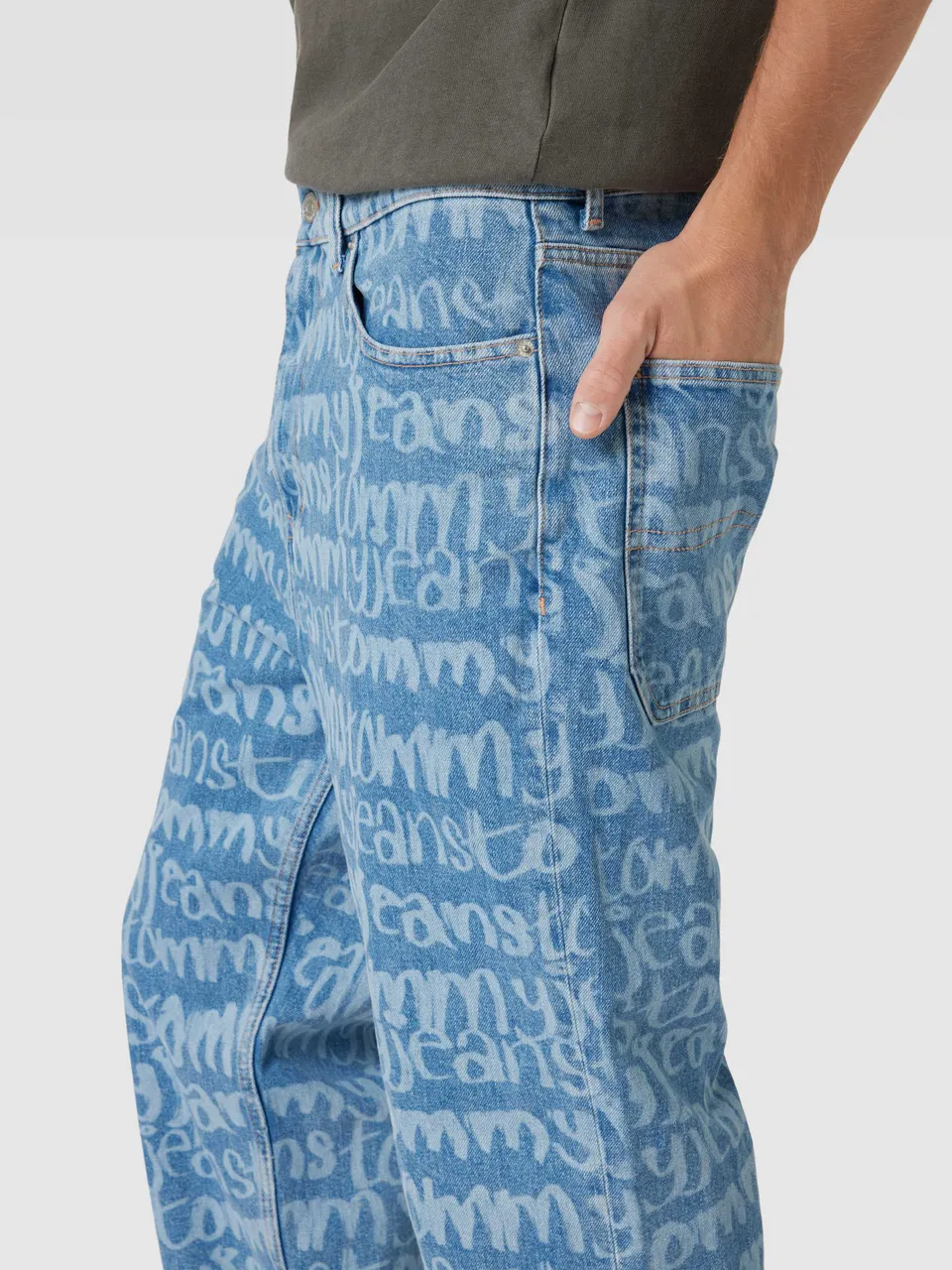 Jeans mit Allover-Label-Print Modell 'SKATER'
