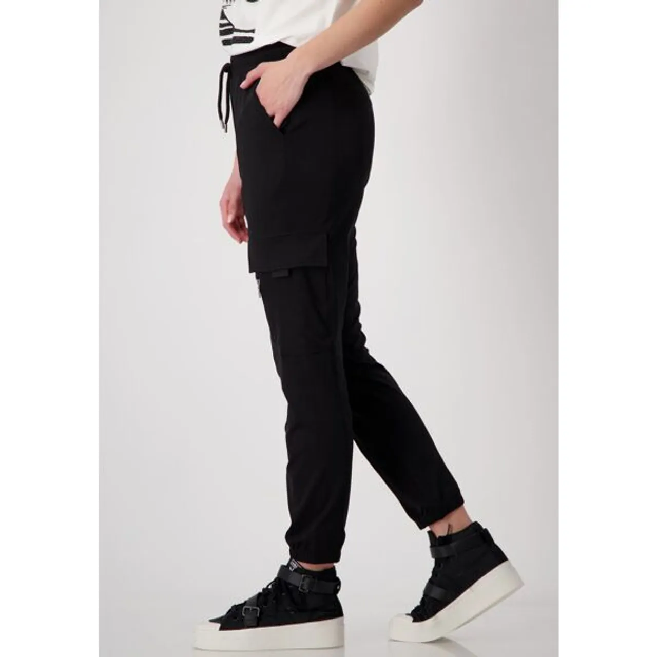 Jogger Pants MONARI Gr. 44, N-Gr, schwarz Damen Hosen Joggpants Track Pants mit aufgesetzten Taschen