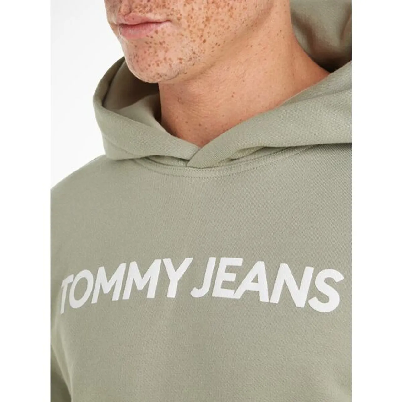 Kapuzensweatshirt TOMMY JEANS "TJM REG BOLD CLASSICS HOODIE EXT" Gr. XL, grau (faded willow) Herren Sweatshirts mit Logodruck auf der Brust