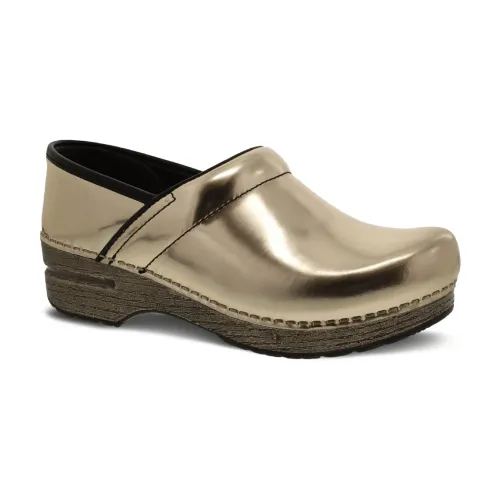 Klassische Slip-On Schuhe in Gold Dansko
