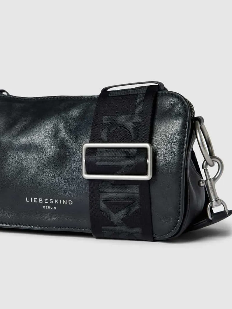 LIEBESKIND BERLIN Handtasche mit Label-Details Modell 'Clarice' in Black, Größe One Size