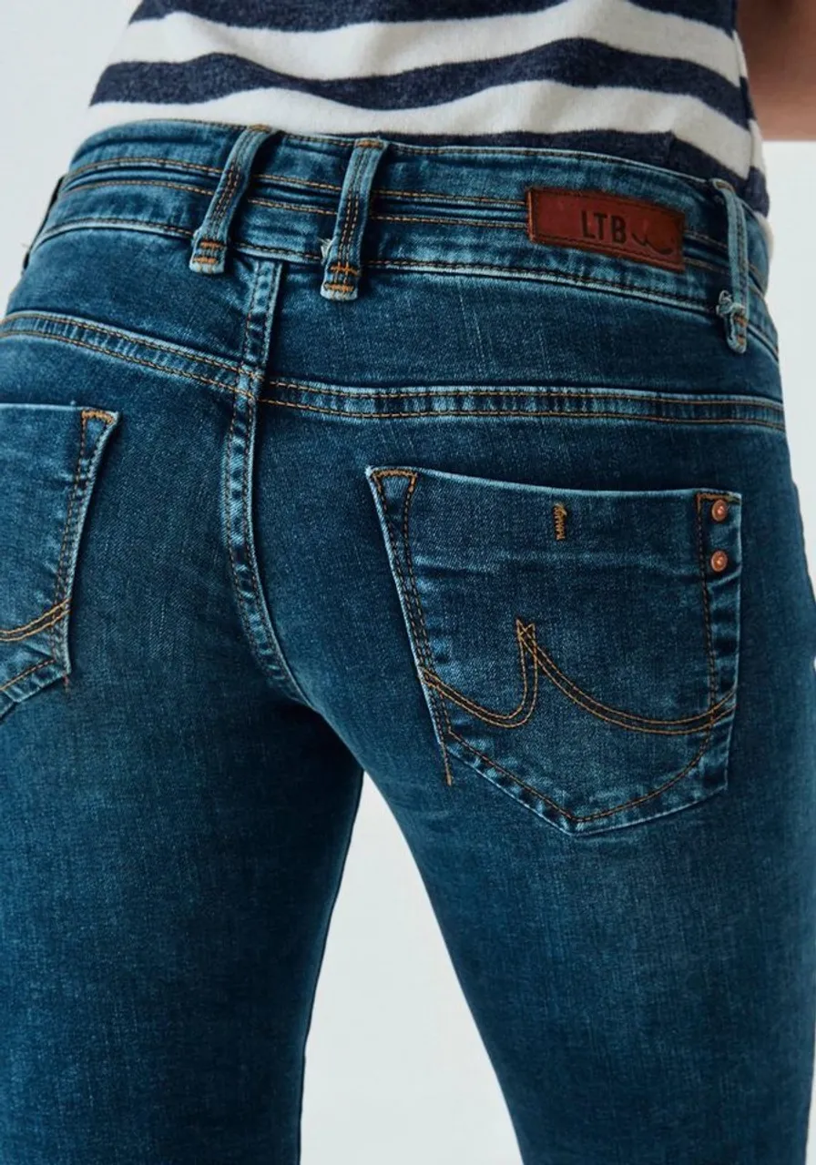 LTB Skinny-fit-Jeans Julita X mit extra-engem Bein, niedriger Leibhöhe und Stretch-Anteil