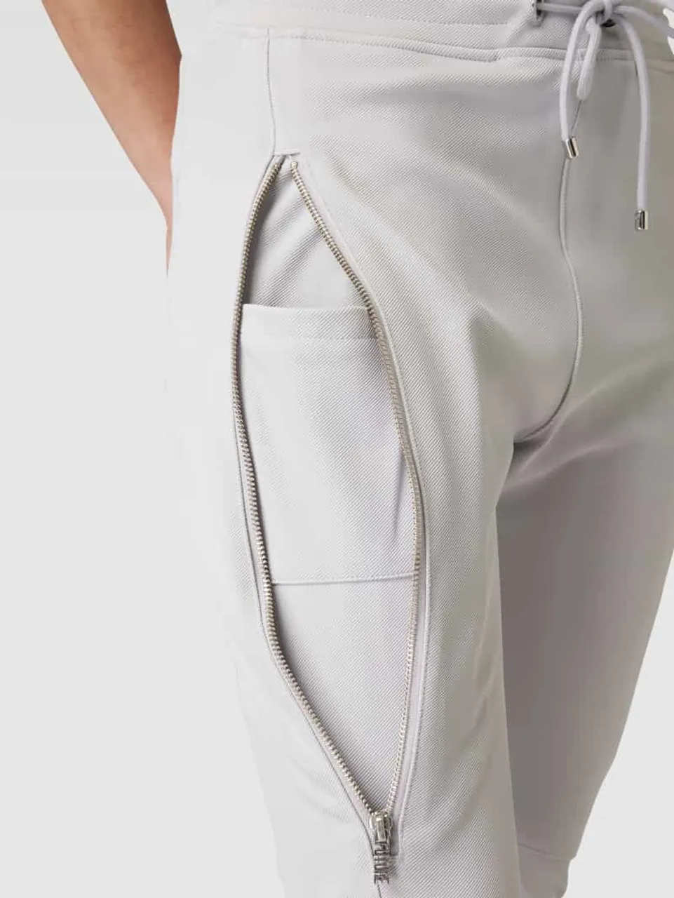 MAC Slim Fit Stoffhose mit Zierreißverschlüssen Modell 'Future' in Hellgrau