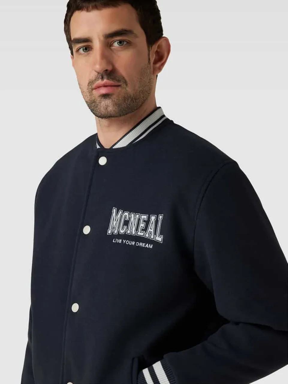 MCNEAL College-Jacke mit Label-Stitching in Dunkelgrau