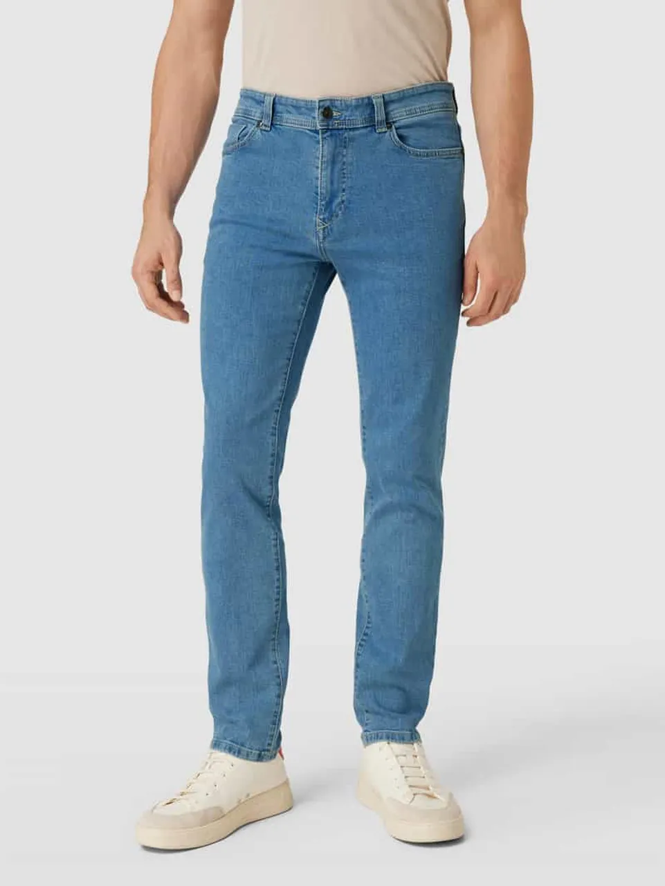 MCNEAL Slim Fit Jeans mit Knopf- und Reißverschluss in Hellblau Melange