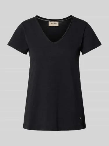 MOS MOSH T-Shirt mit V-Ausschnitt in BLACK