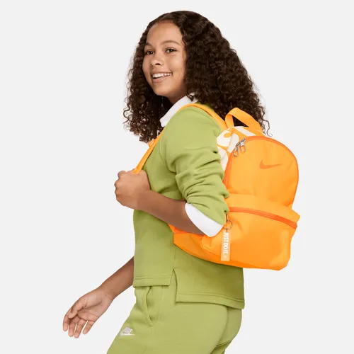 Nike Brasilia JDI Minirucksack für Kinder (11 l) - Orange