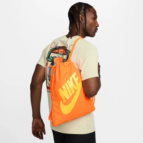 Nike Heritage Tasche mit Kordelzug (13 l) - Orange