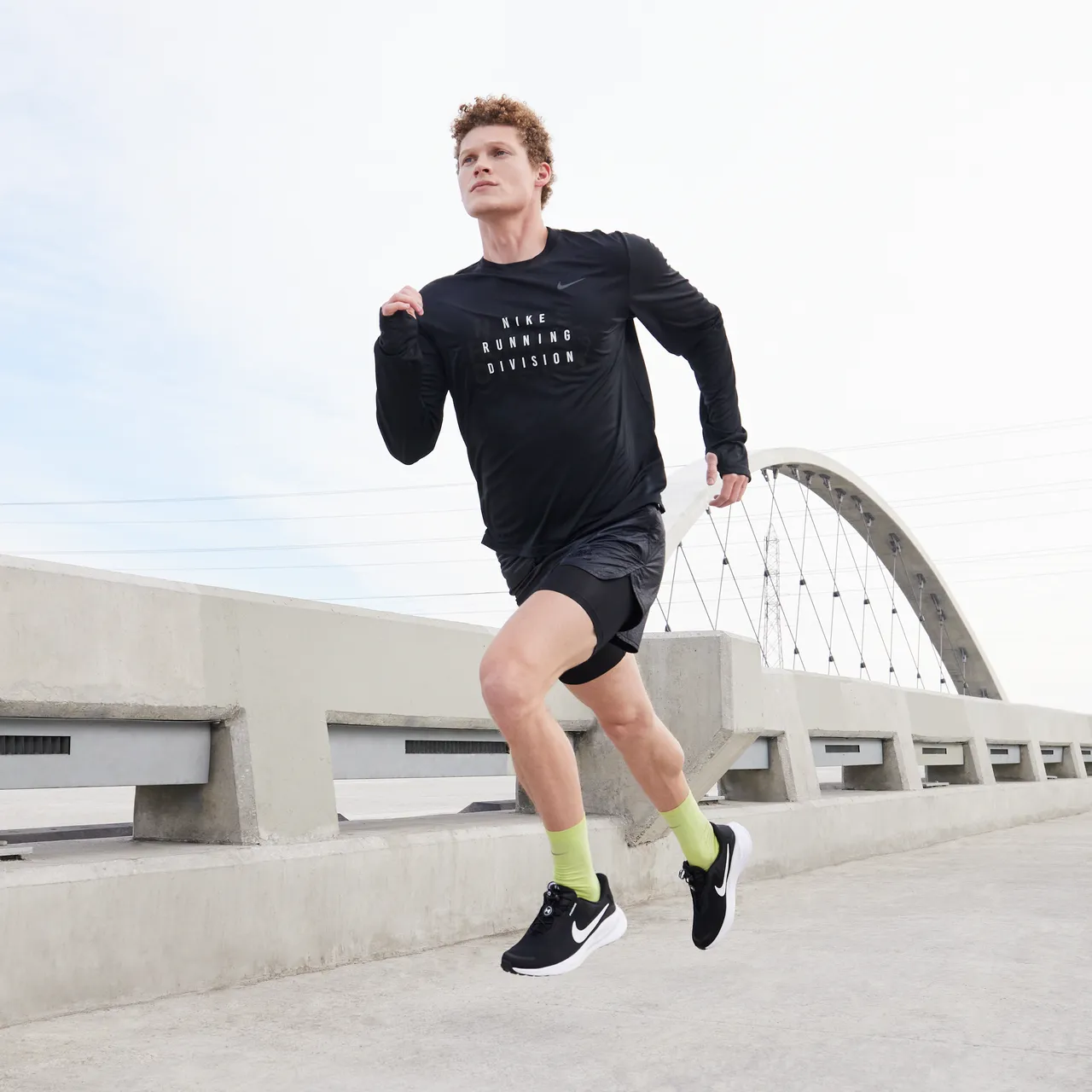 Nike Revolution 7 EasyOn Straßenlaufschuh für Herren - Schwarz