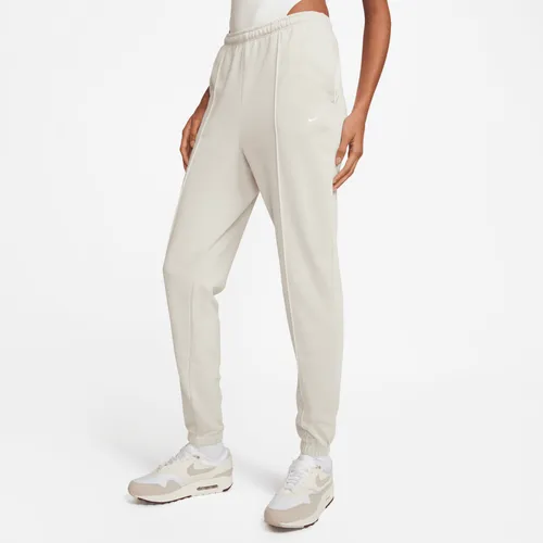 Nike Sportswear Chill Terry French Terry-Trainingshose mit hohem Taillenbund für Damen - Braun