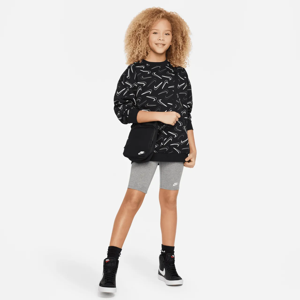 Nike Sportswear Club Fleece Oversize-Sweatshirt mit Rundhalsausschnitt für ältere Kinder (Mädchen) - Schwarz
